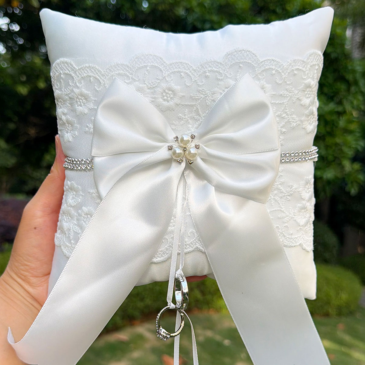 Wit kanten trouwringkussen met - Ring Bearer Pillow recensie en prijs